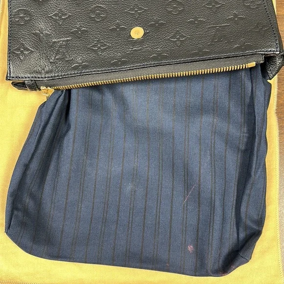 Louis Vuitton Bleu Infini Monogram Empreinte Leather Petillante Clutch - Picture 14 of 15